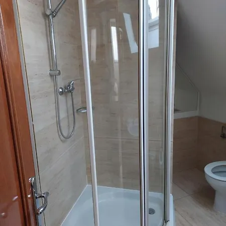 Pensjon Paradise 假日公园 *